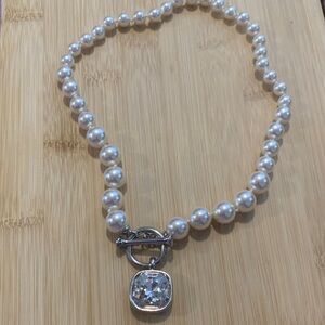 Elegant Pearl Necklace with Glass Pendant